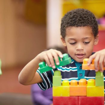 5_signs_child_autism_spectrum_Yuri_Arcurs
